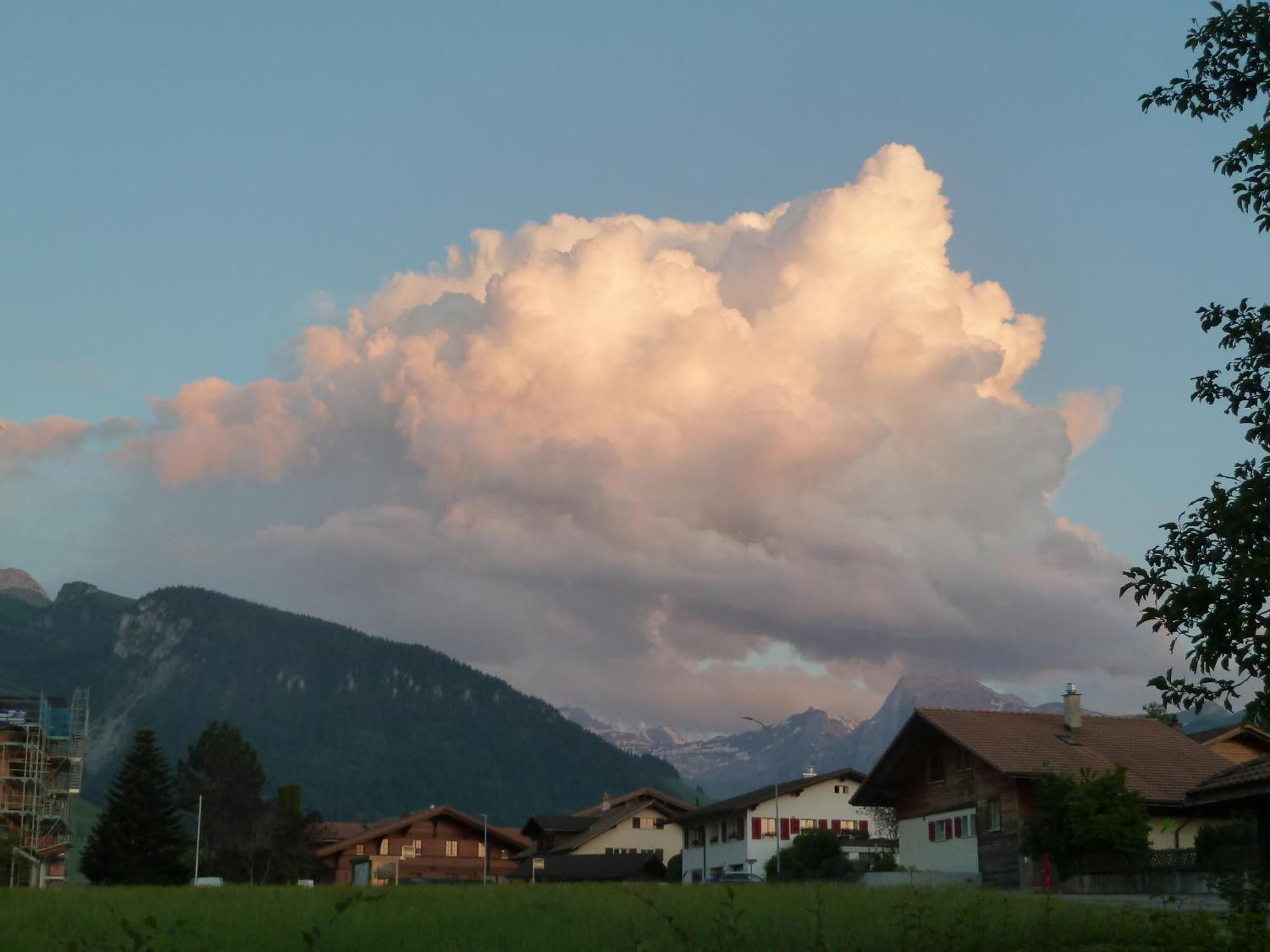 Hotel Restaurant Sunnmatt Aeschi Bei Spiez Екстериор снимка