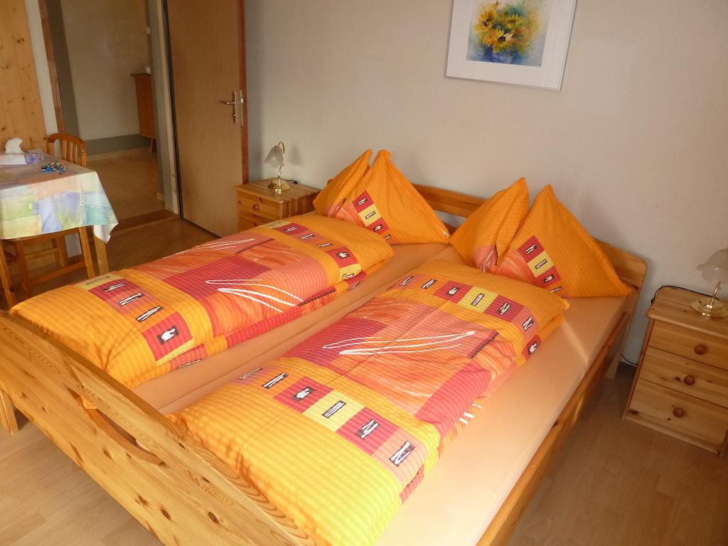 Hotel Restaurant Sunnmatt Aeschi Bei Spiez Стая снимка